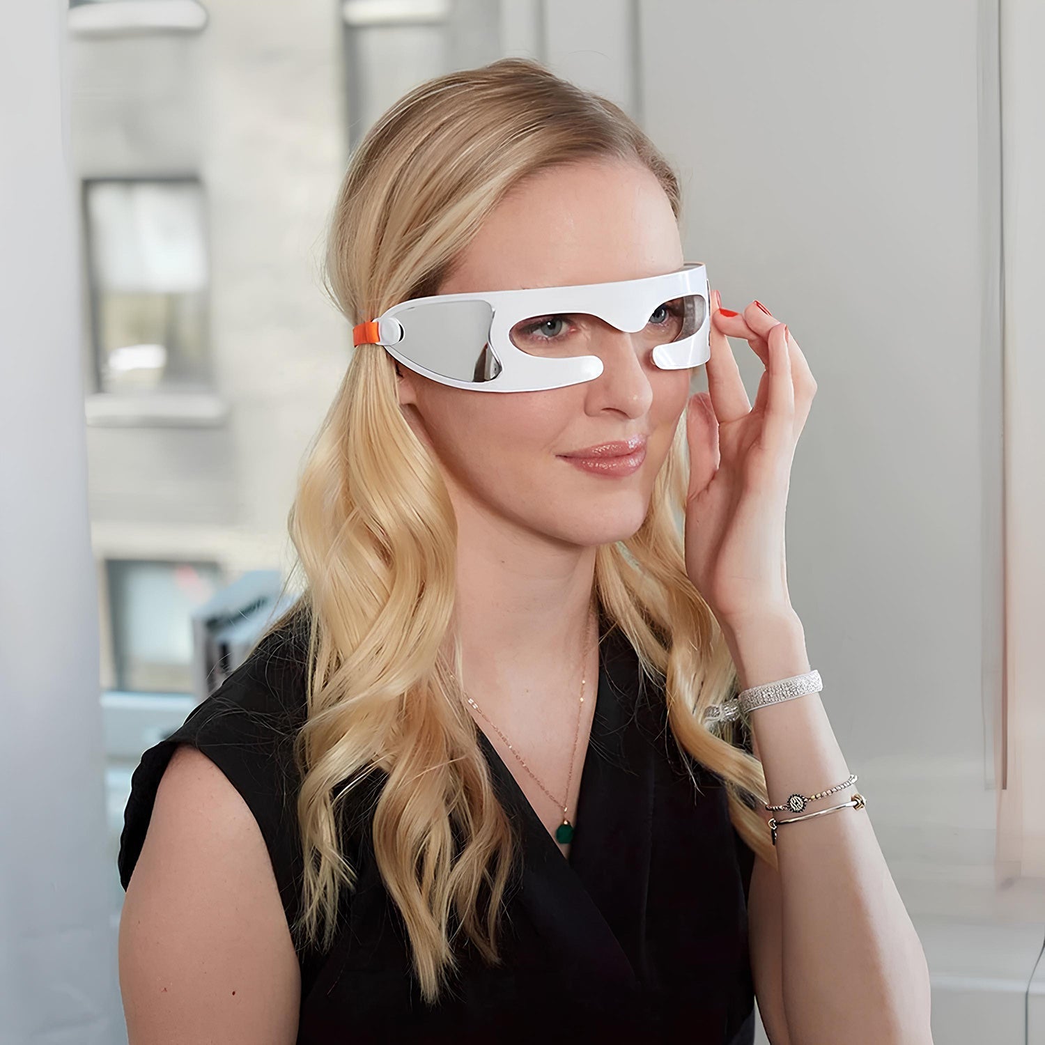 Red Light Therapy Device for Eyes | Eye Care, Pain Relief & Enhanced Vision at Home